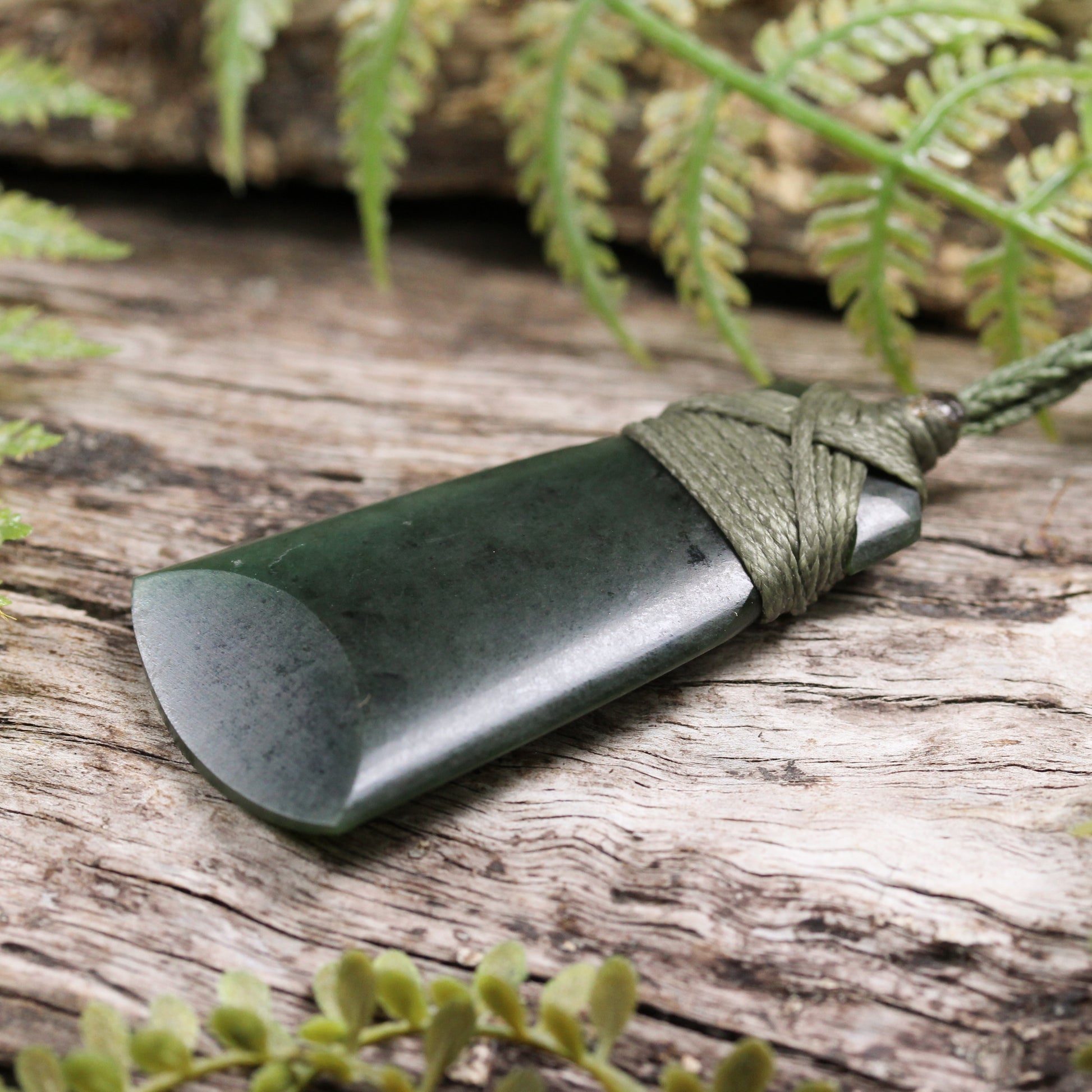 NZ Greenstone Small Toki Pendant Rimu Pounamu