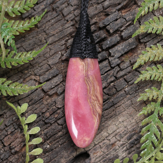 Rhodonite Small Roimata Pendant 