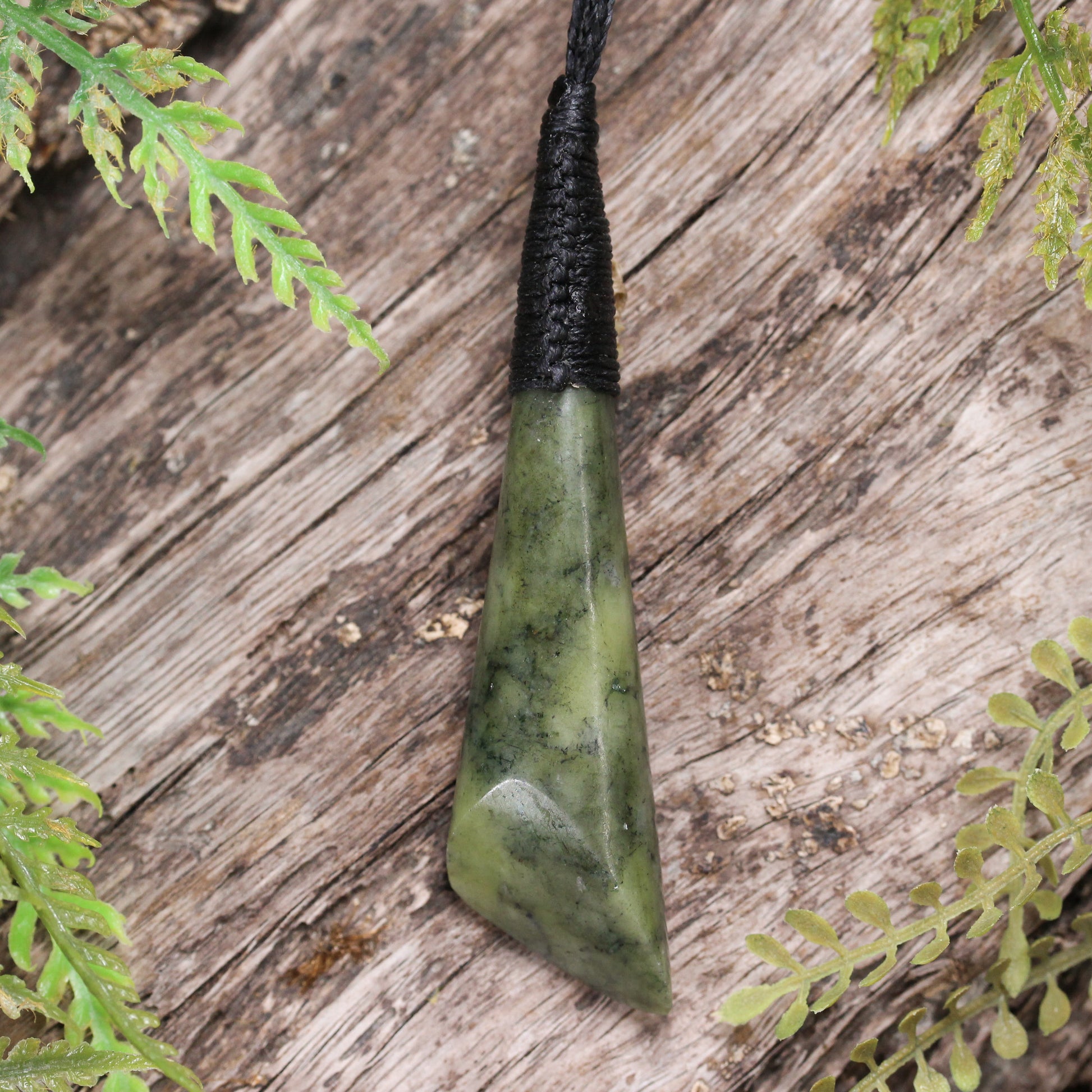 NZ Serpentine Medium Toki Pendant