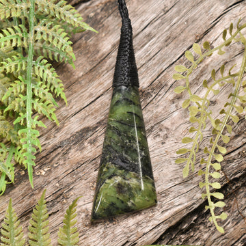 NZ Greenstone Medium Toki Pendant Douglas Creek Pounamu