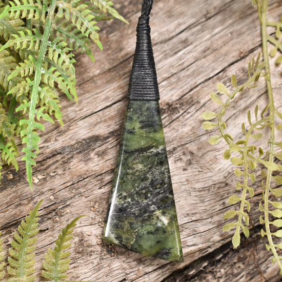 NZ Greenstone Medium Toki Pendant Douglas Creek Pounamu