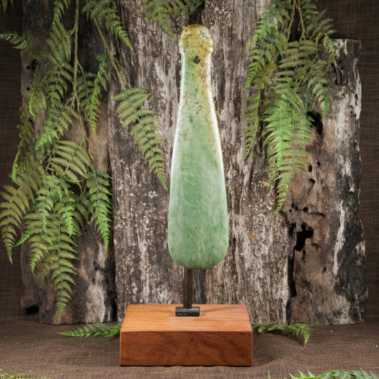 NZ Greenstone Mere with Stand Flower Jade Pounamu