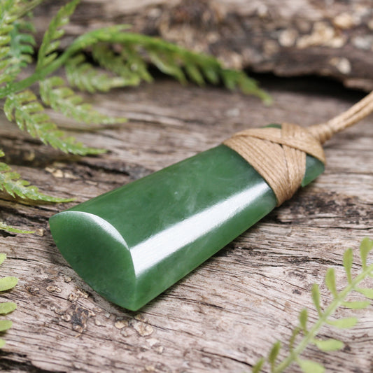 NZ Greenstone Small Toki Pendant (BT793) Hapopo Pounamu