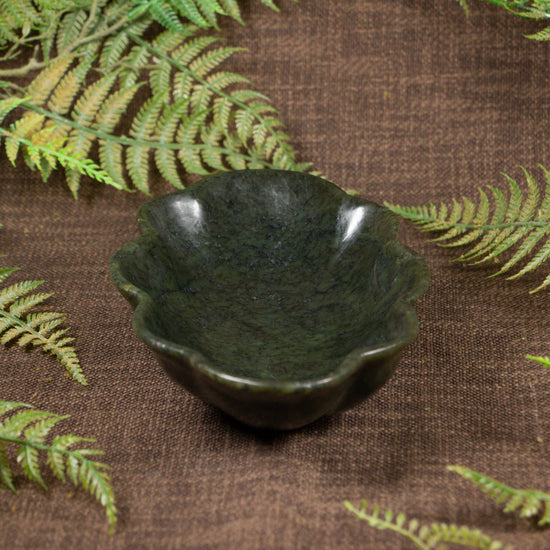 NZ Greenstone Bowl Rimu Pounamu