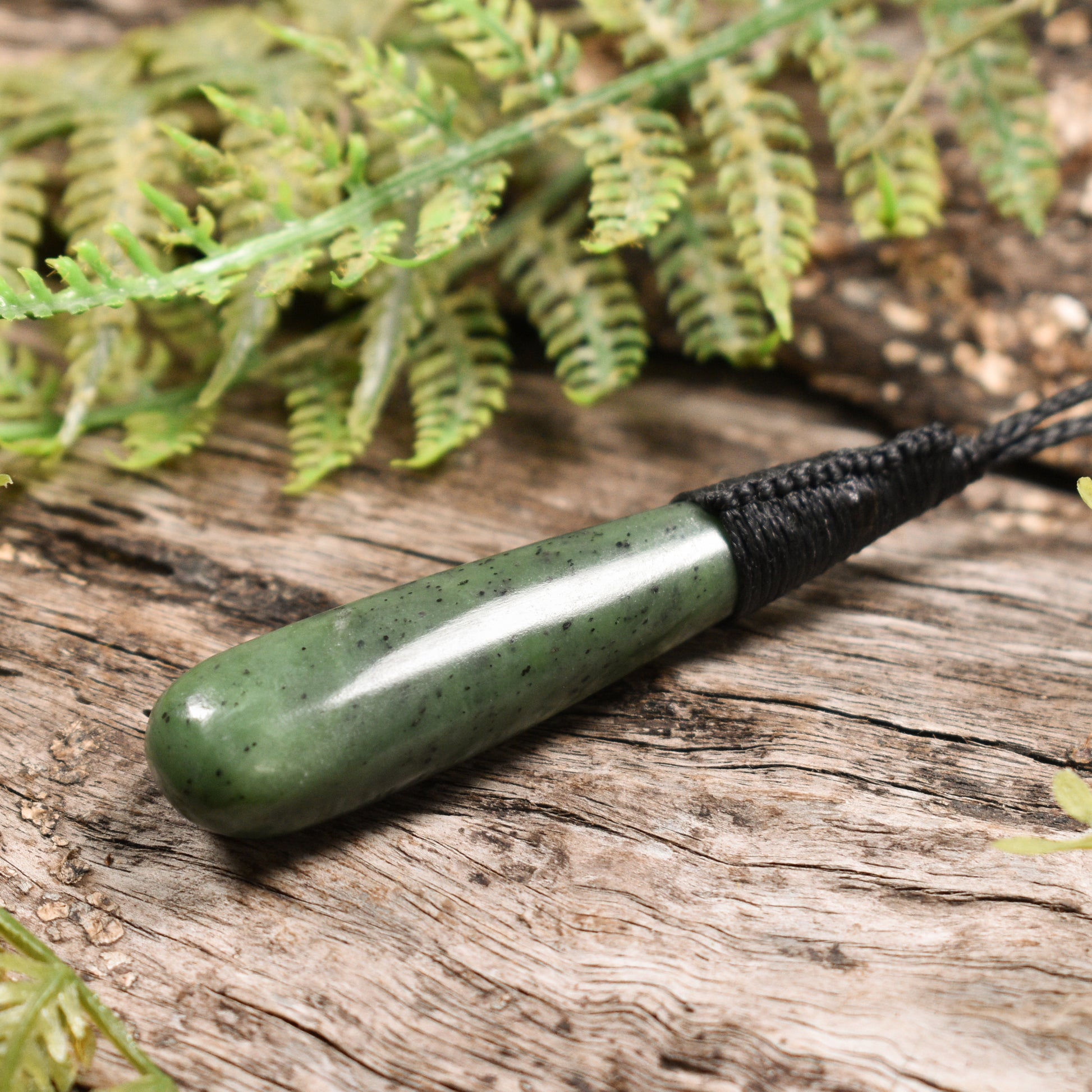NZ Greenstone Medium Roimata Pendant Hapopo Pounamu