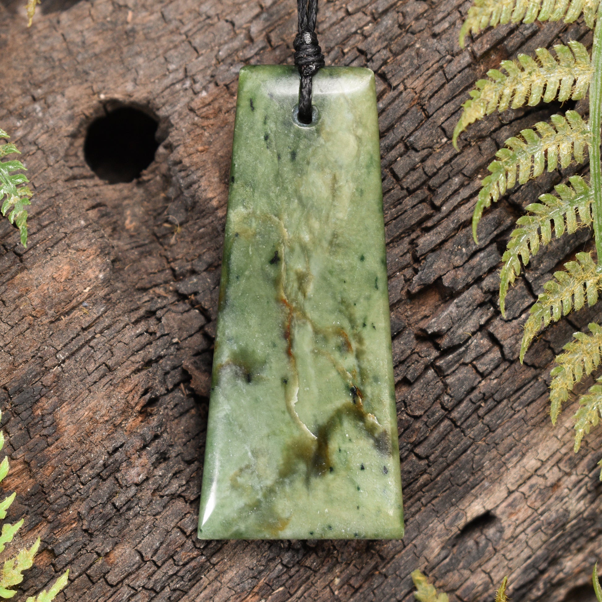 NZ Greenstone Medium Toki Pendant Hapopo Pounamu