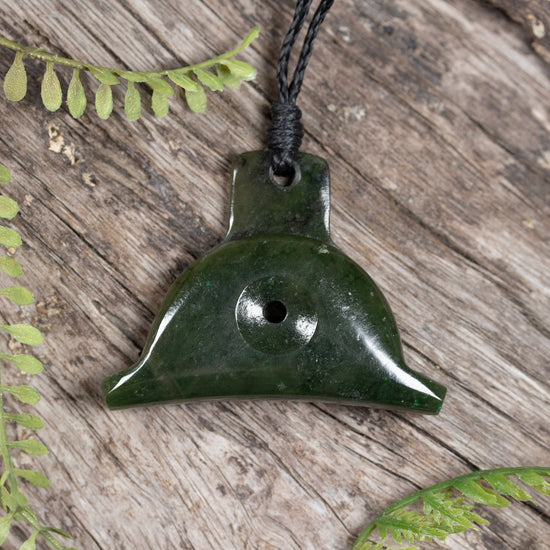 NZ Greenstone Shepard Dog Whistle Pendant Rimu Pounamu