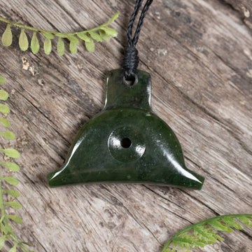NZ Greenstone Shepard Dog Whistle Pendant Rimu Pounamu