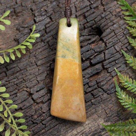 NZ Greenstone Medium Freeform Toki Pendant Flower Jade Pounamu