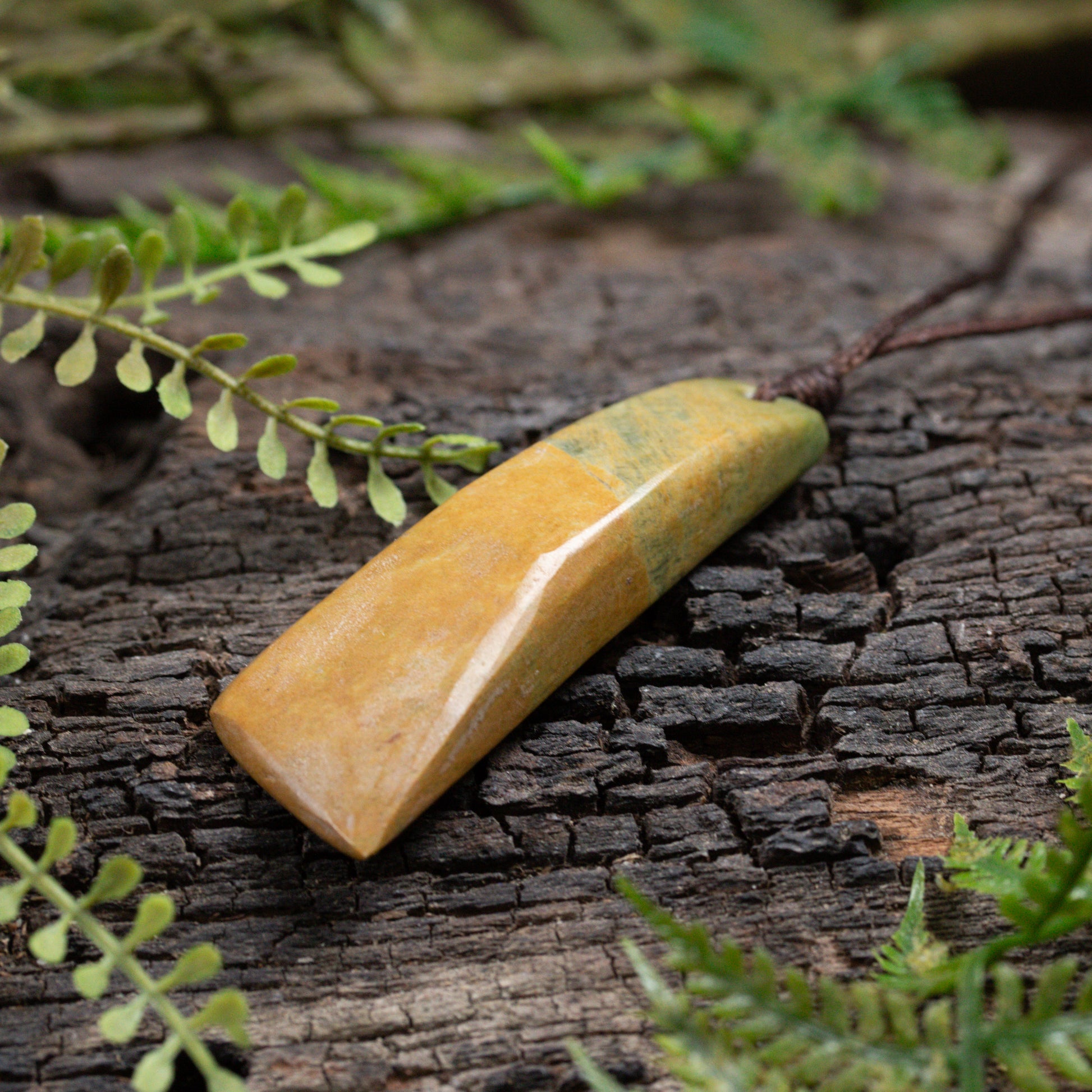 NZ Greenstone Medium Freeform Toki Pendant Flower Jade Pounamu
