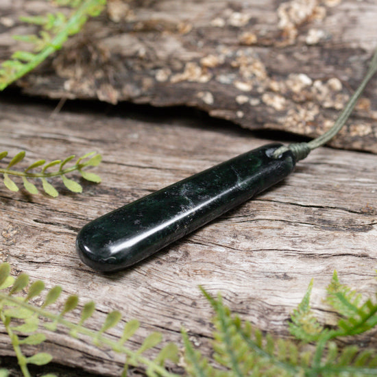 NZ Greenstone Small Roimata Pendant Kawakawa Pounamu