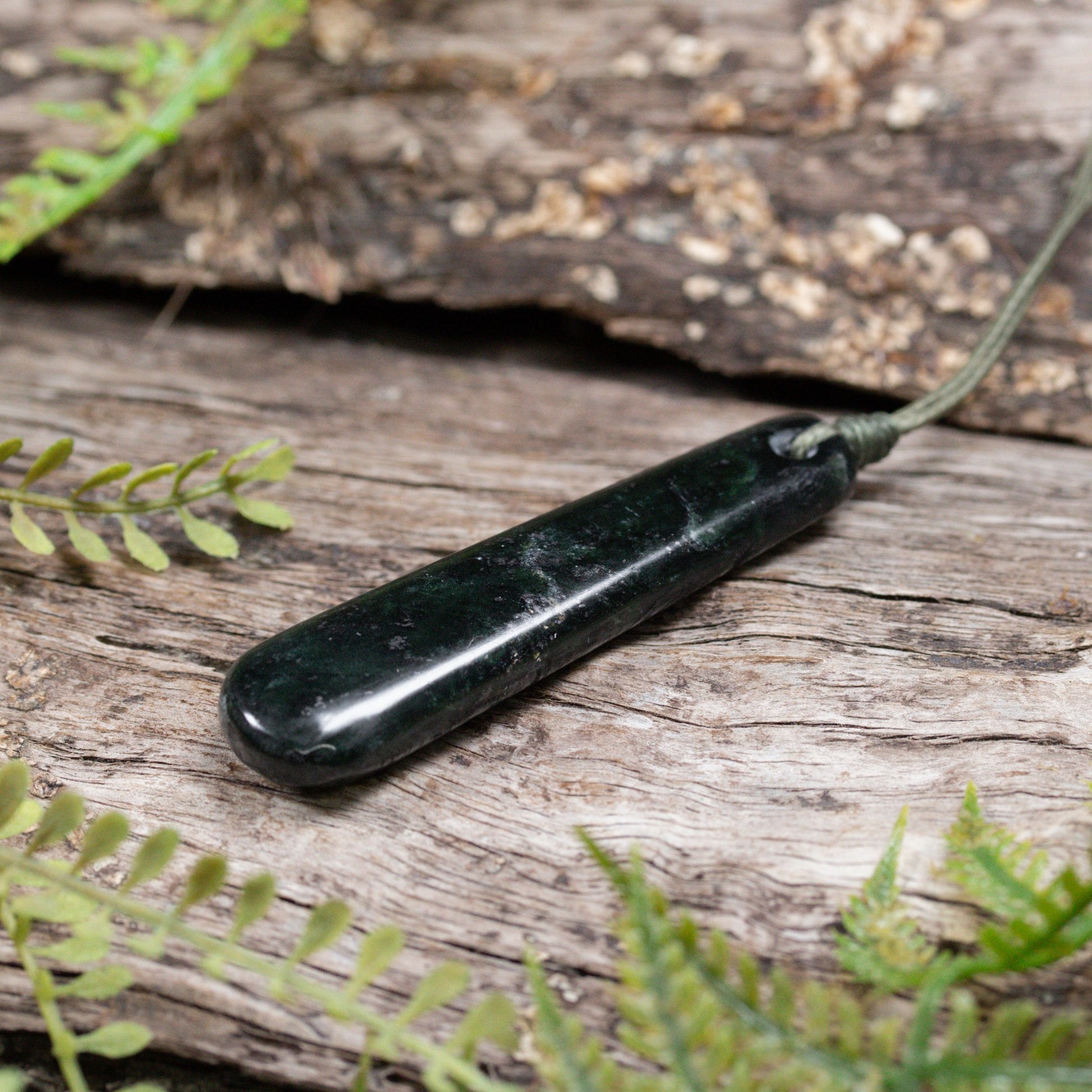 NZ Greenstone Small Roimata Pendant Kawakawa Pounamu