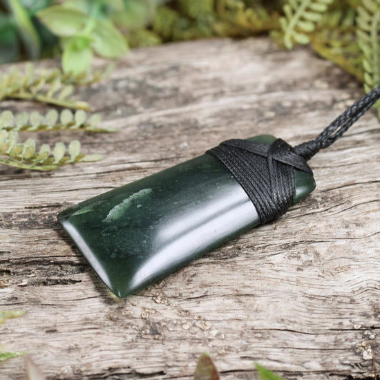 NZ Greenstone Medium Toki Pendant Tangiwai Pounamu