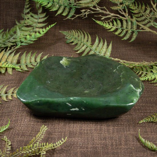 NZ Greenstone Bowl Rimu Pounamu