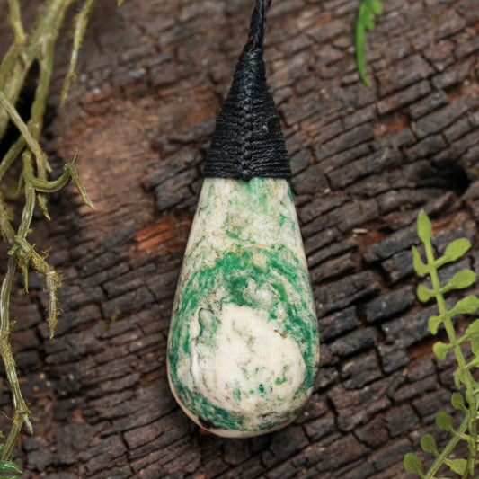 Quartz and Fuchsite Small Roimata Pendant (BW380)