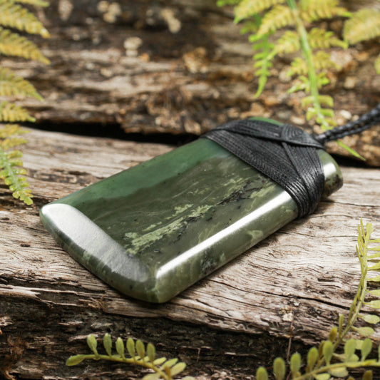 NZ Greenstone Large Toki Pendant (BW483) Rimu Pounamu
