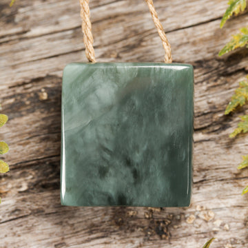 NZ Greenstone Small Freeform Pendant (BW541) Inanga Pounamu