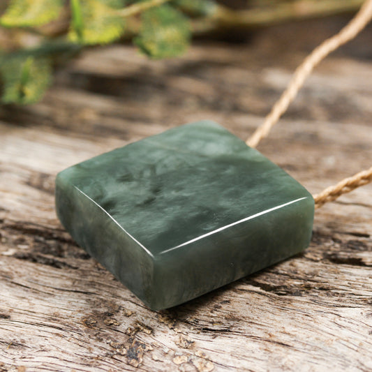 NZ Greenstone Small Freeform Pendant (BW541) Inanga Pounamu