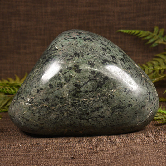 NZ Serpentine Large Freeform Touchstone Sculpture (BW605)