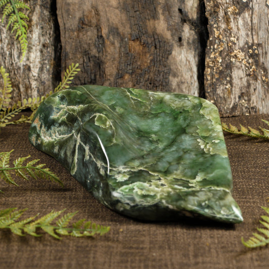NZ Greenstone Medium Freeform Touchstone Sculpture (BW801) Hapopo Pounamu