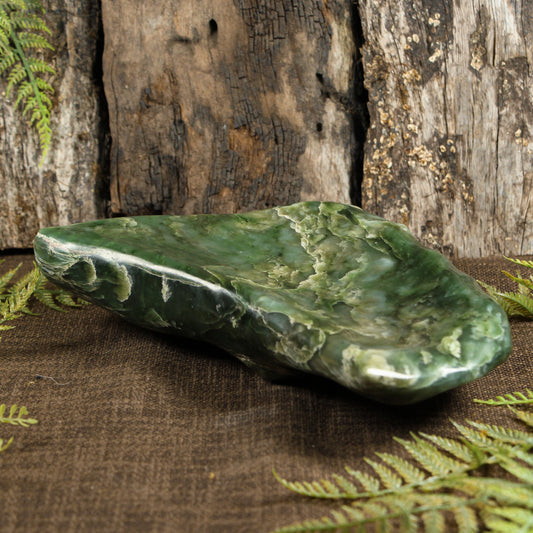 NZ Greenstone Medium Freeform Touchstone Sculpture (BW803) Hapopo Pounamu