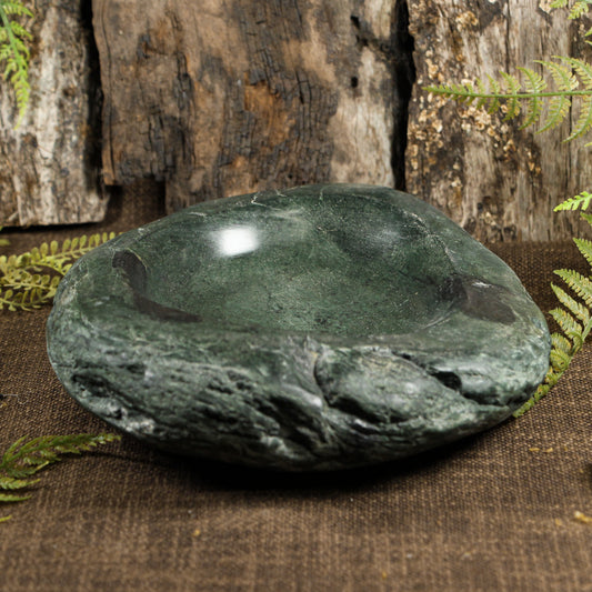 NZ Serpentine Bowl (BW806)