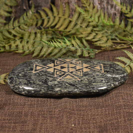 NZ Serpentine Small Freeform Touchstone Sculpture