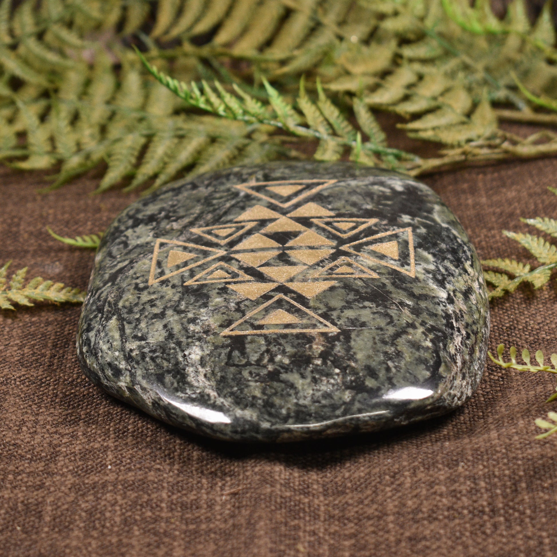 NZ Serpentine Small Freeform Touchstone Sculpture