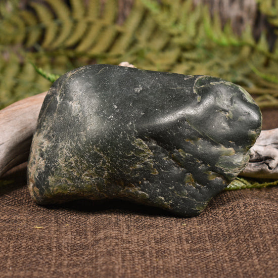 NZ Greenstone Small Freeform Touchstone Sculpture Kawakawa Pounamu