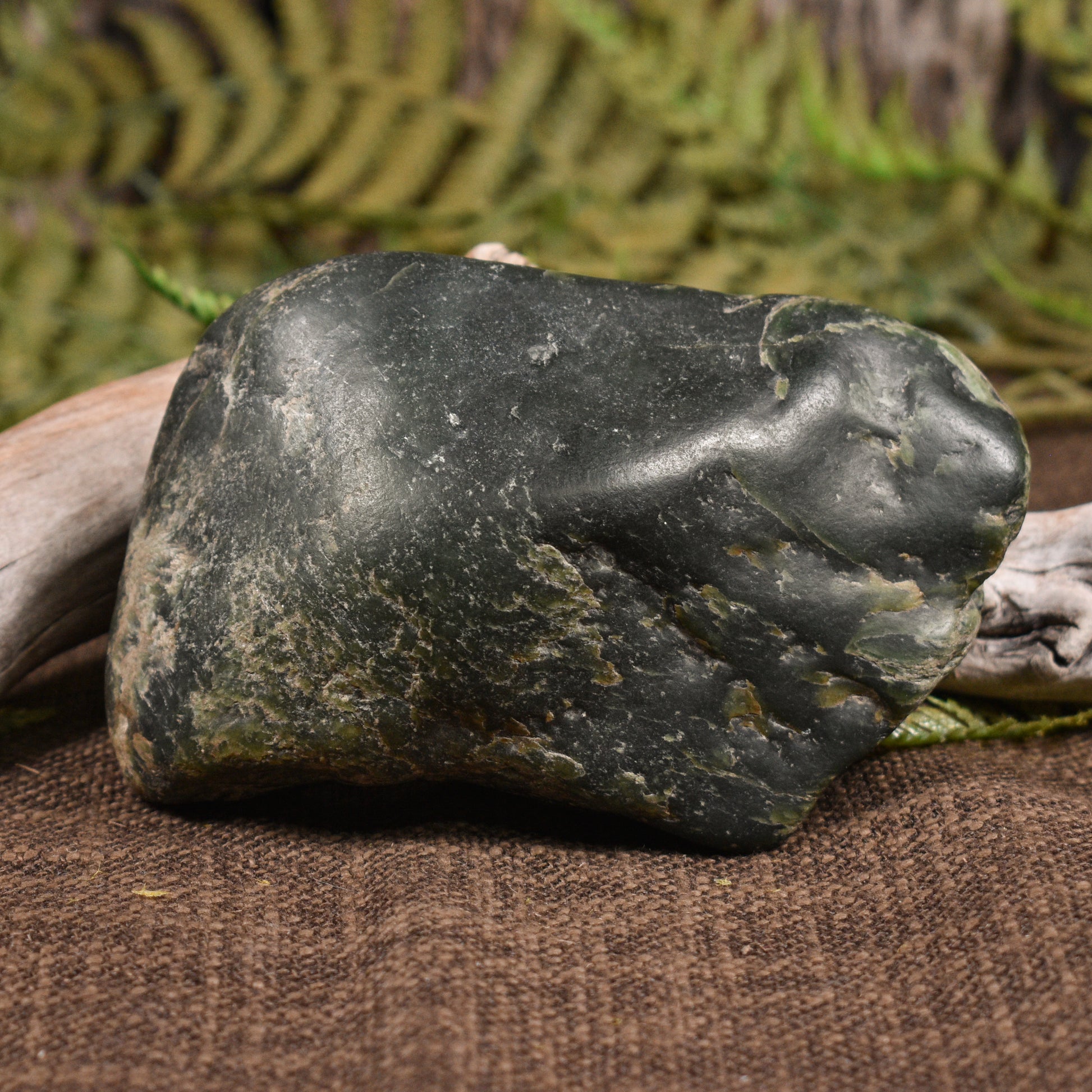 NZ Greenstone Small Freeform Touchstone Sculpture Kawakawa Pounamu