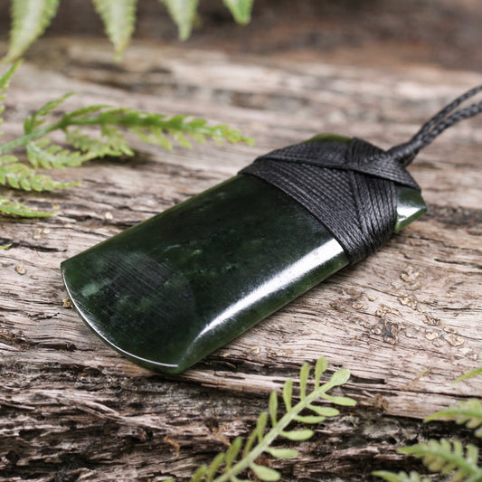 Toki Pendant Kawakawa Pounamu