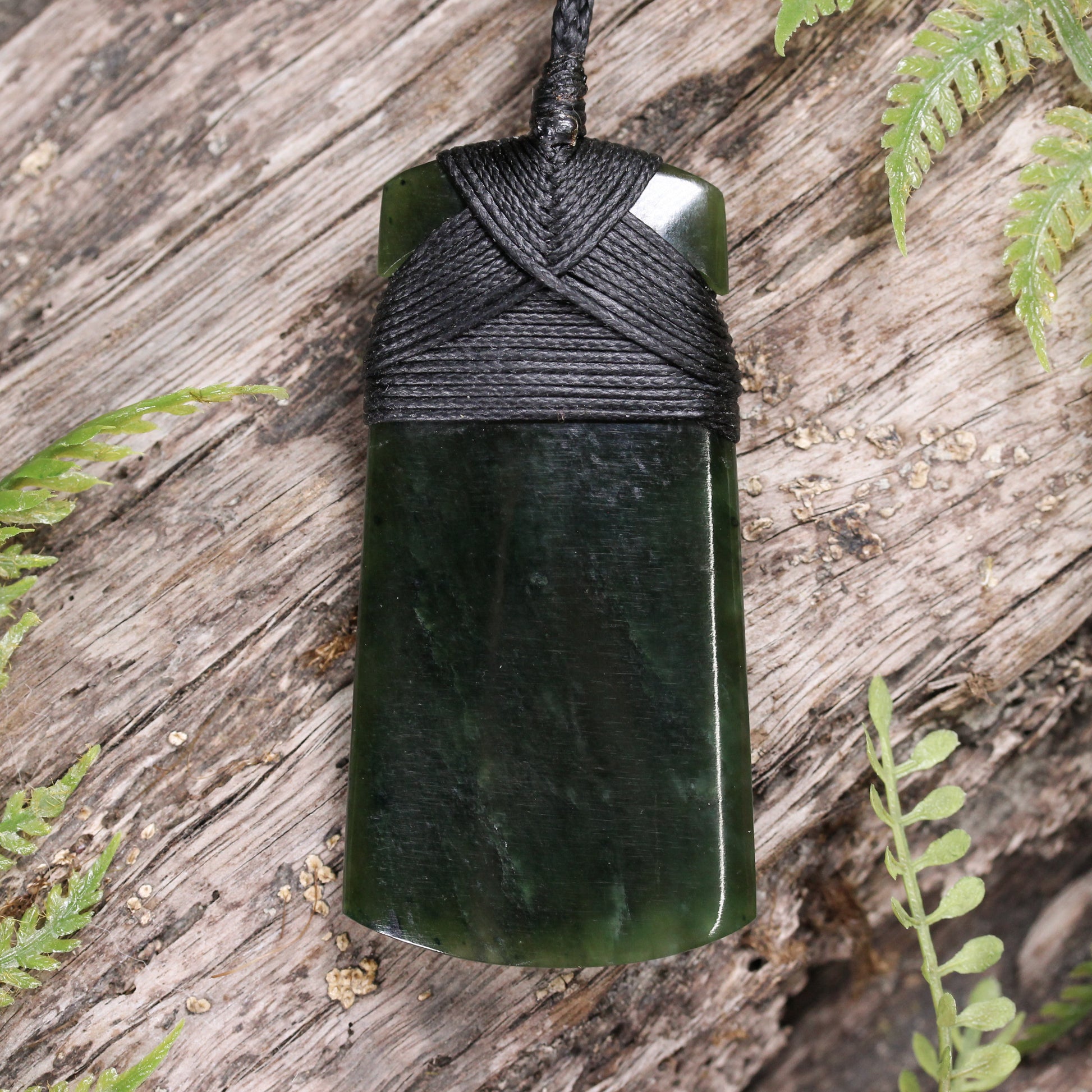 Toki Pendant Kawakawa Pounamu
