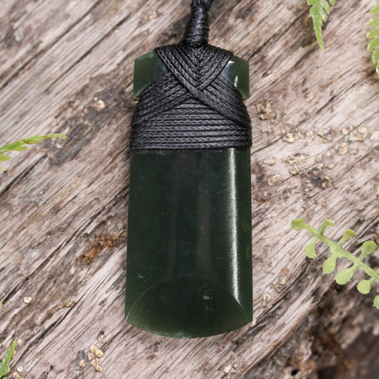 Toki Pendant Kawakawa Pounamu