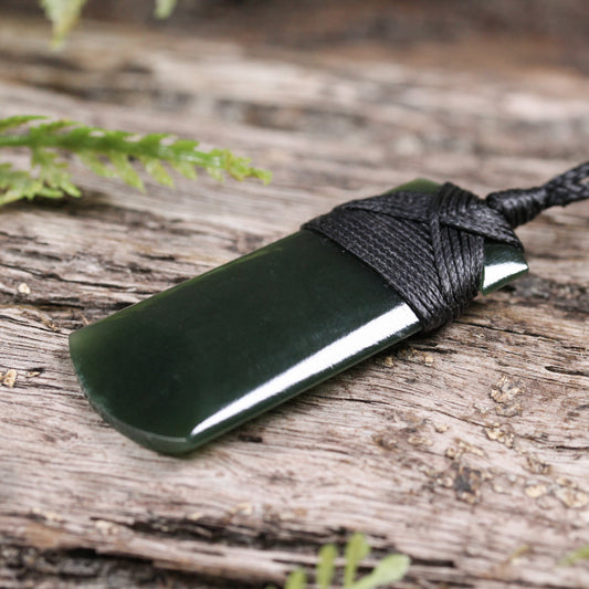 Toki Pendant Kawakawa Pounamu