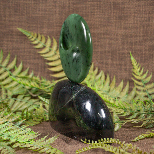 NZ Greenstone Porowhita with Twist Sculpture Hapopo Pounamu