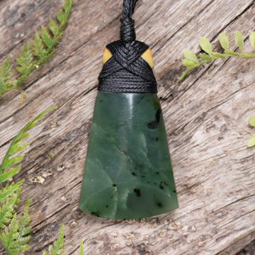 NZ Greenstone Small Toki Pendant Flower Jade Pounamu