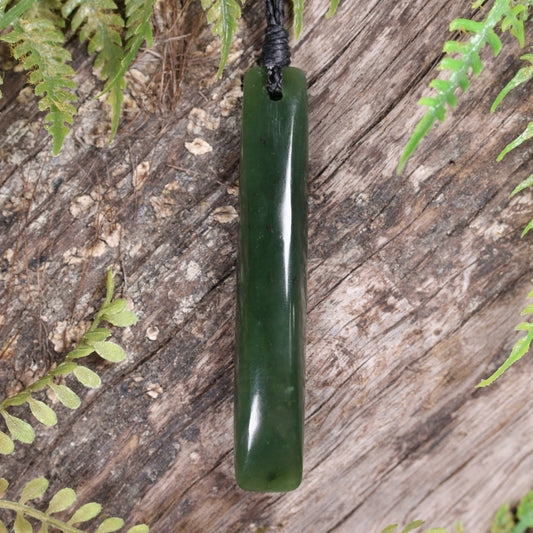 NZ Greenstone Medium Freeform Toki Pendant Kawakawa Pounamu
