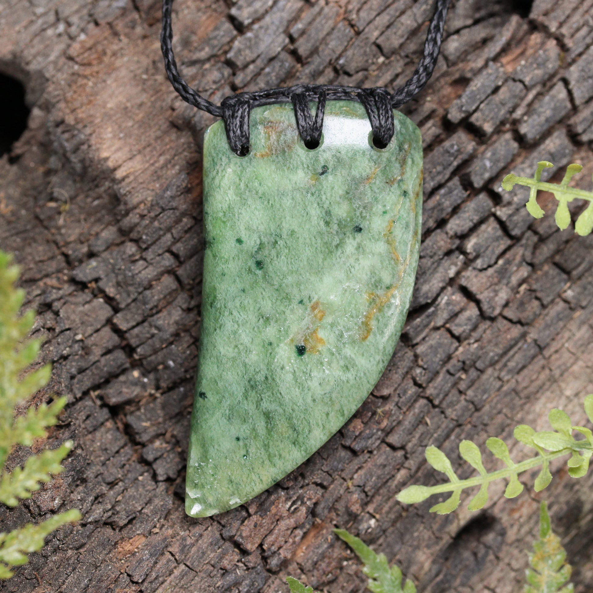 NZ Greenstone Small Niho Taniwha Tooth Pendant Hapopo Pounamu