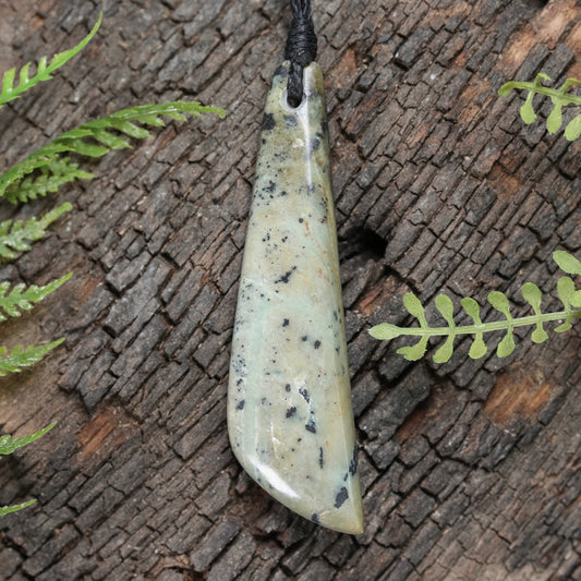 NZ Serpentine Medium Toki Pendant