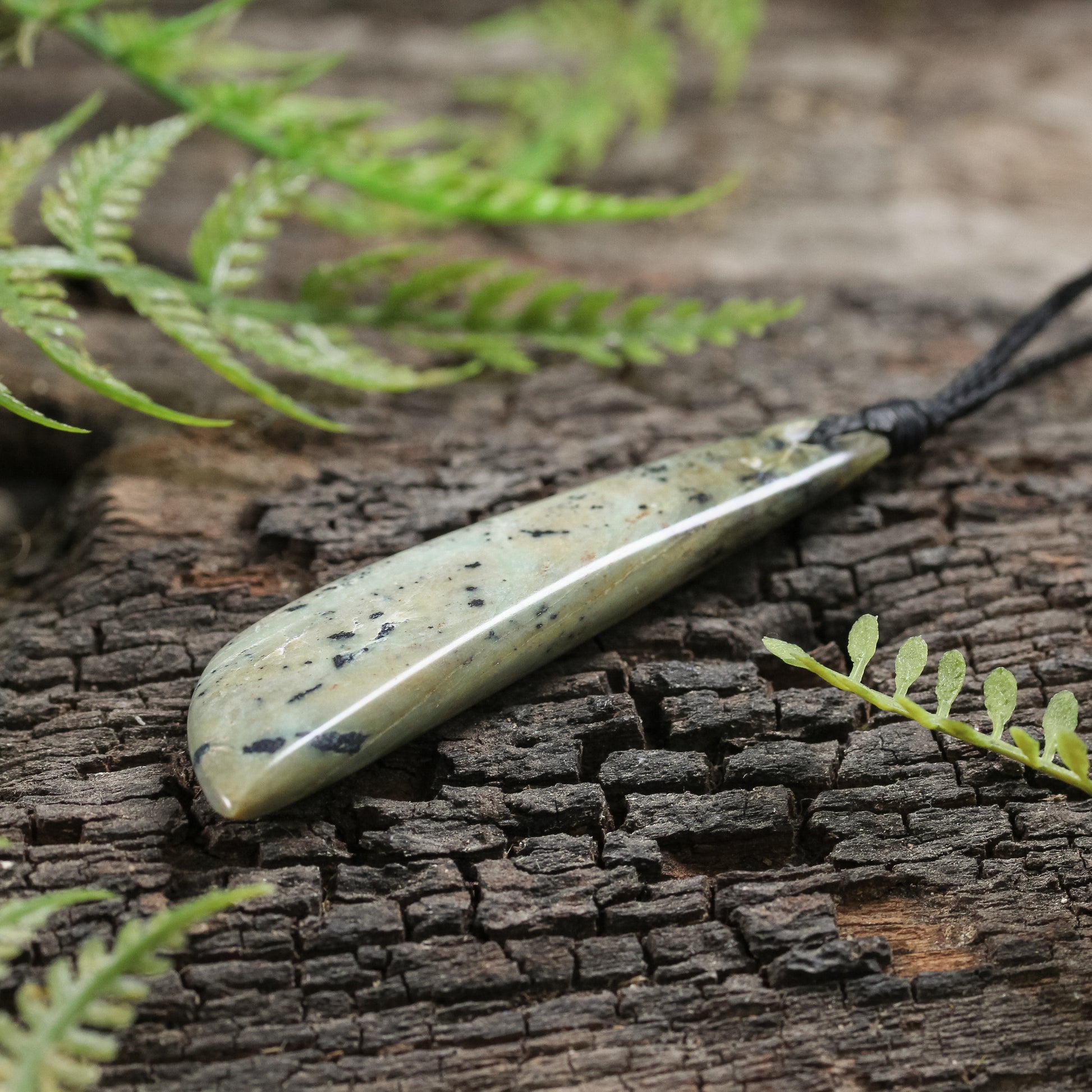 NZ Serpentine Medium Toki Pendant