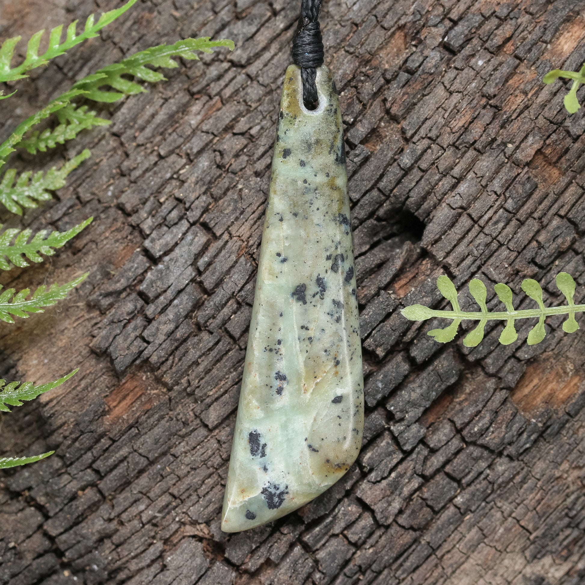 NZ Serpentine Medium Toki Pendant