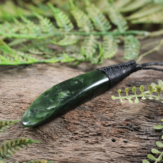 NZ Greenstone Medium Roimata Pendant Kawakawa Pounamu