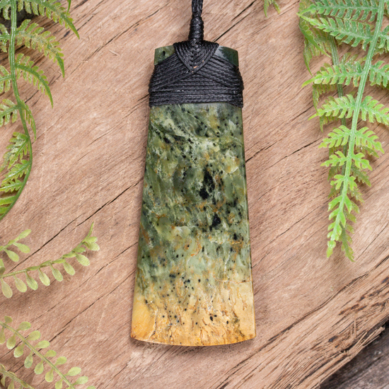 NZ Greenstone Large Toki Pendant Flower Jade Pounamu