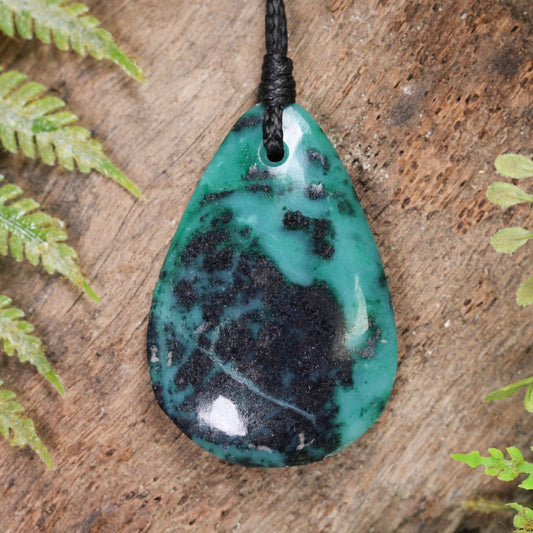 NZ Fuchsite Small Roimata Pendant