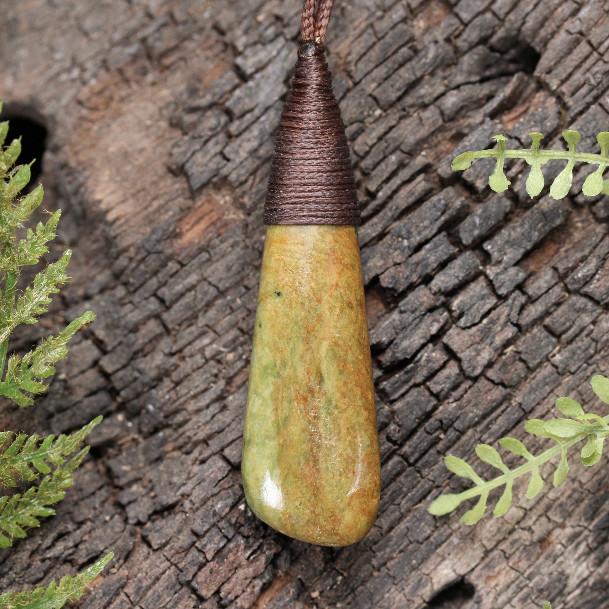 NZ Greenstone Medium Roimata Pendant Flower Jade Pounamu