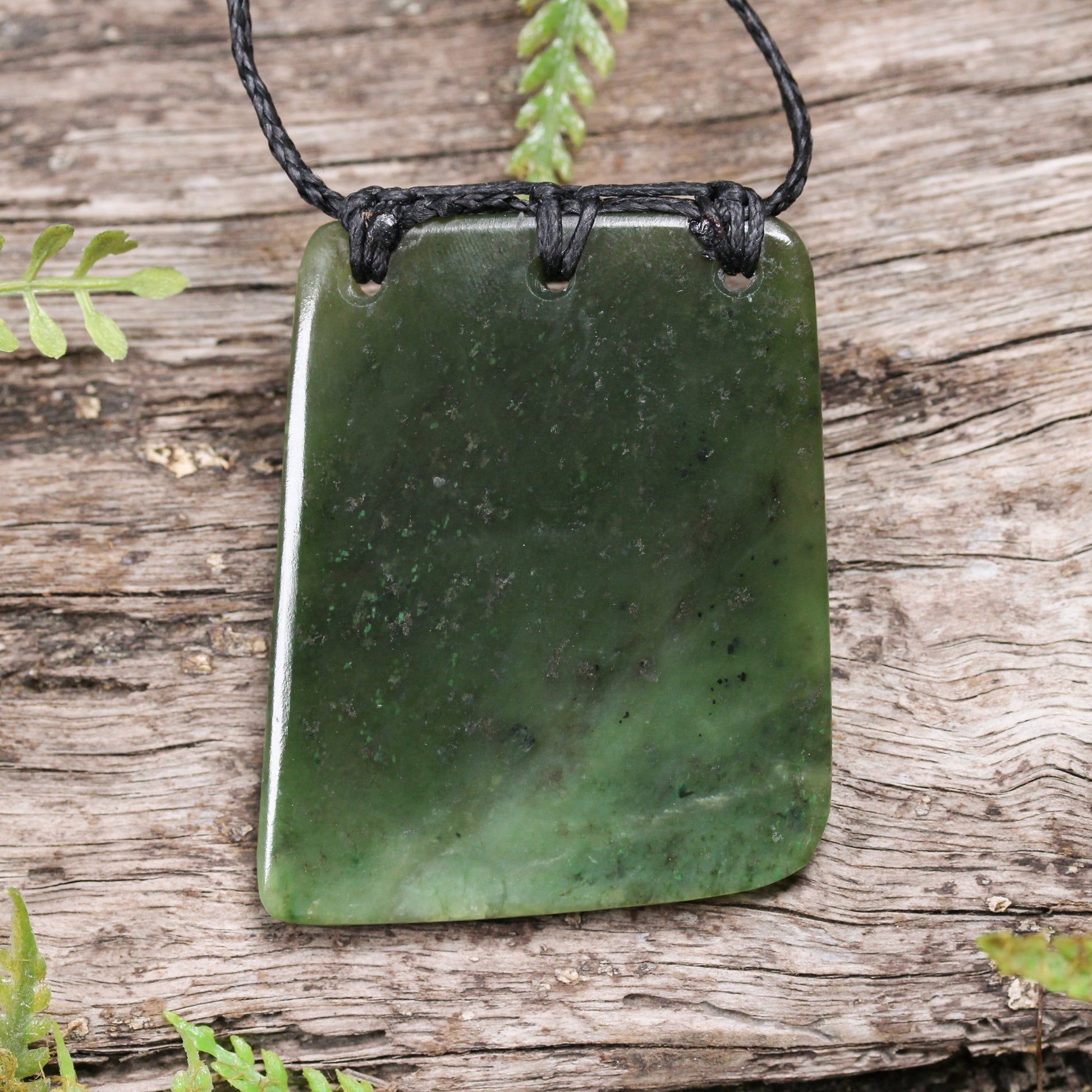NZ Greenstone Medium Toki Pendant Rimu Pounamu