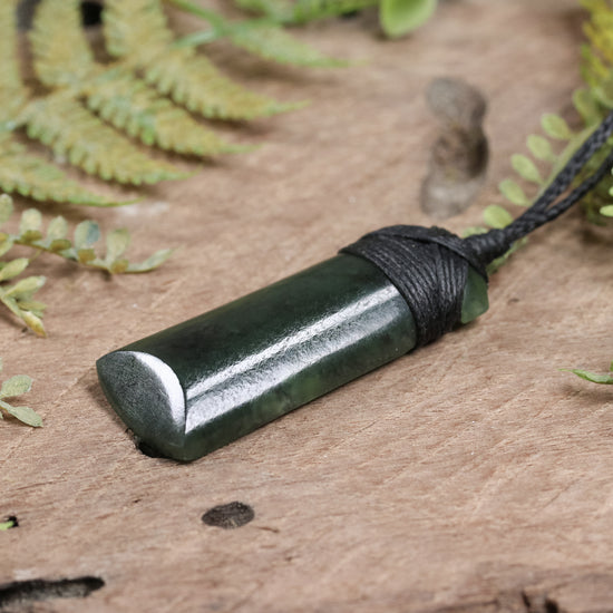 NZ Greenstone Small Toki Pendant Rimu Pounamu