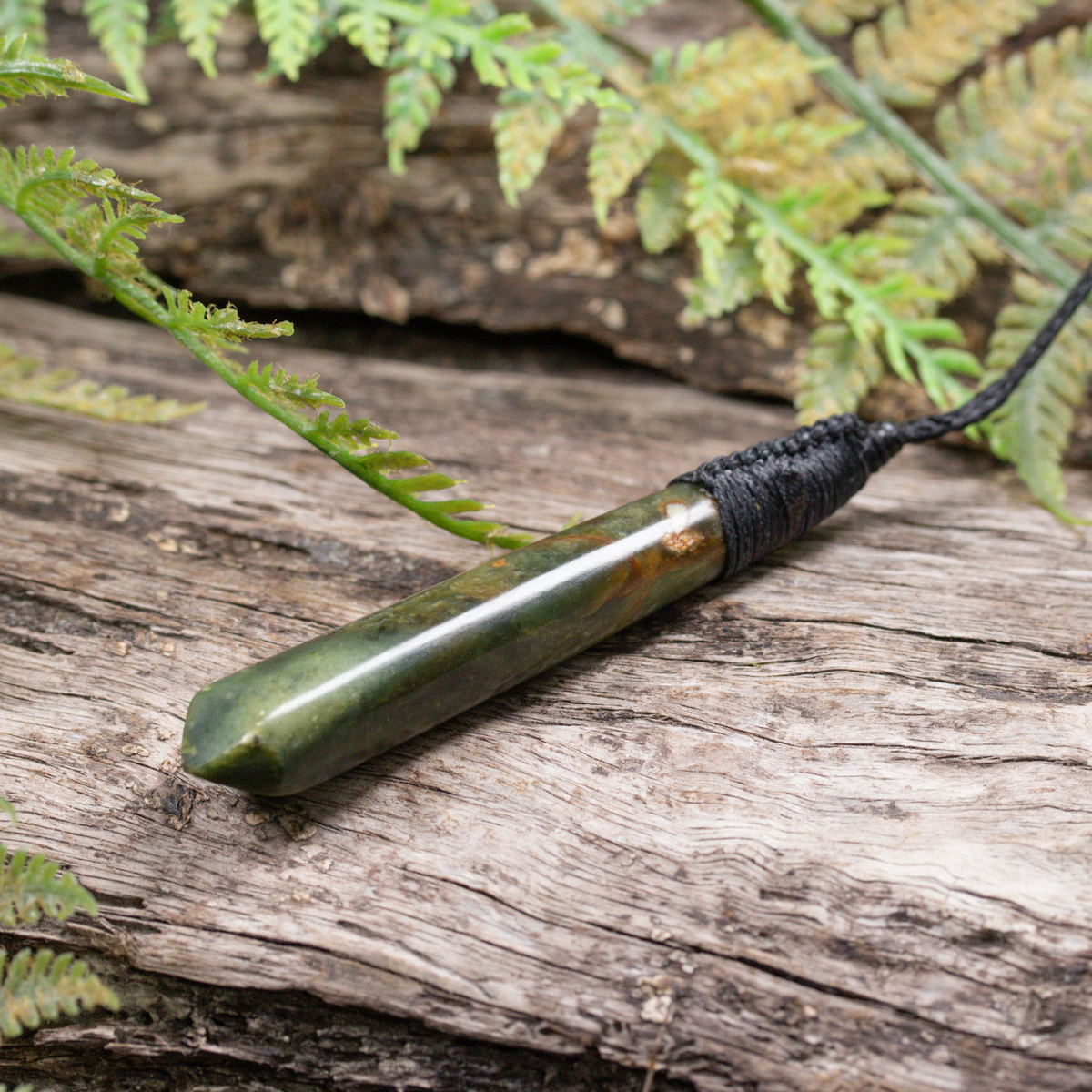 NZ Greenstone Medium Roimata Pendant Rimu Pounamu