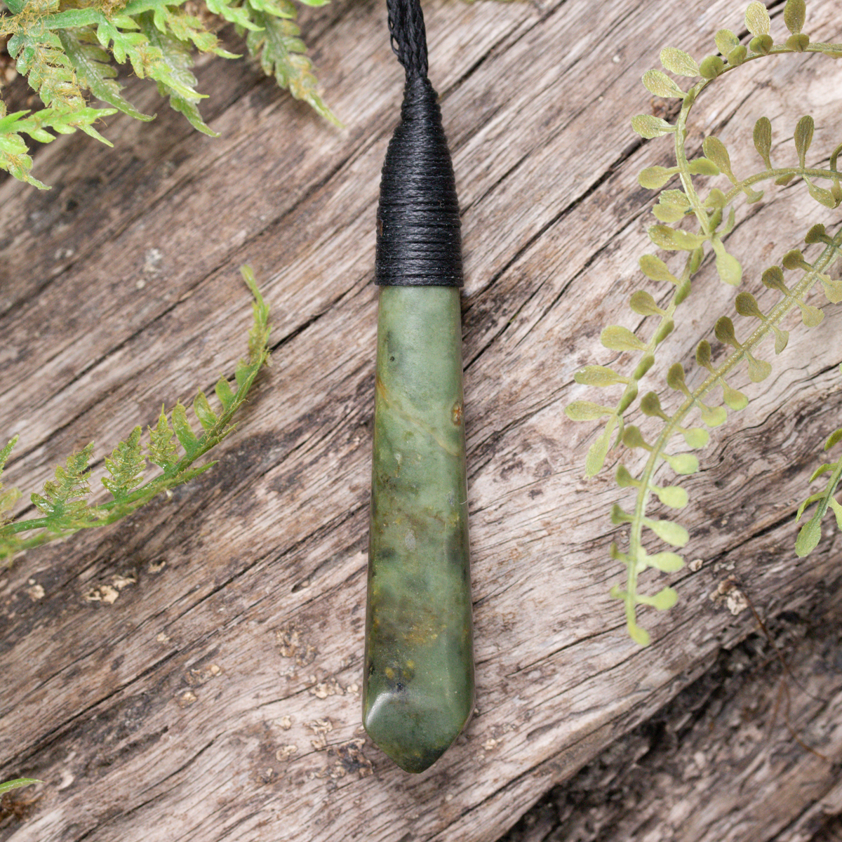 NZ Greenstone Medium Roimata Pendant Rimu Pounamu