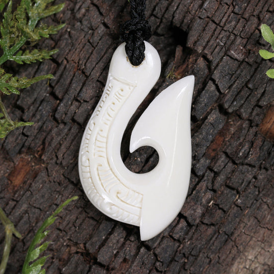 NZ Bone Small Hei Matau Pendant